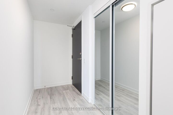 Property Photo:  7 Golden Lion Heights 1104  ON M2M 0C1 