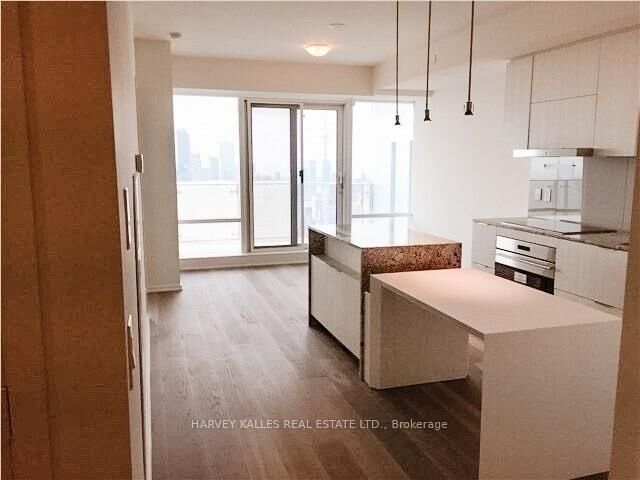 Property Photo:  1 Bloor Street E 6005  ON M4W 0A8 
