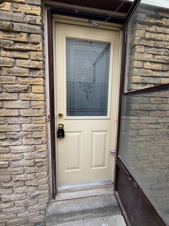 Property Photo:  64 Somerset Drive Bsmt  ON L6Z 1C5 
