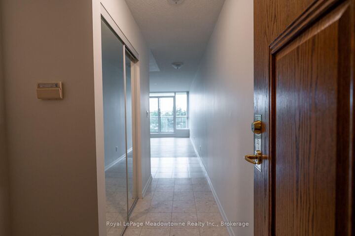 Property Photo:  4879 Kimbermount Avenue 301  ON L5M 7R8 