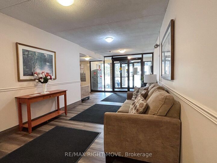 Property Photo:  54 Fittons Road W 202  ON L3V 3T9 