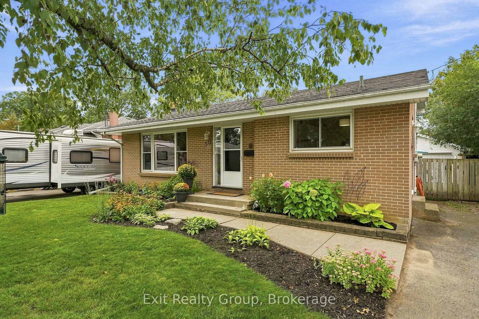 Property Photo:  50 Lambert Drive  ON K8N 4K6 