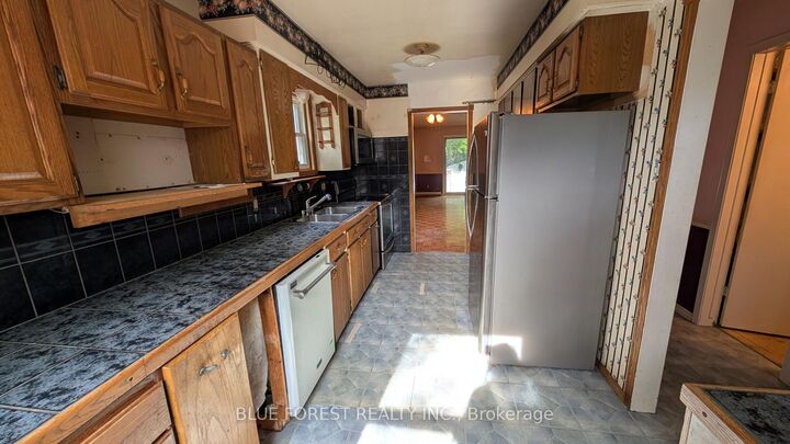 Property Photo:  112 Marlborough Avenue  ON N5Z 3S6 