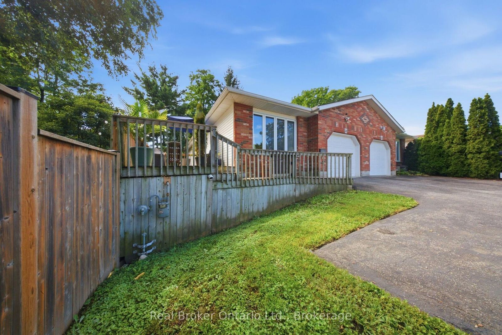 Property Photo:  11 Dundas Street W  ON N3L 1E9 
