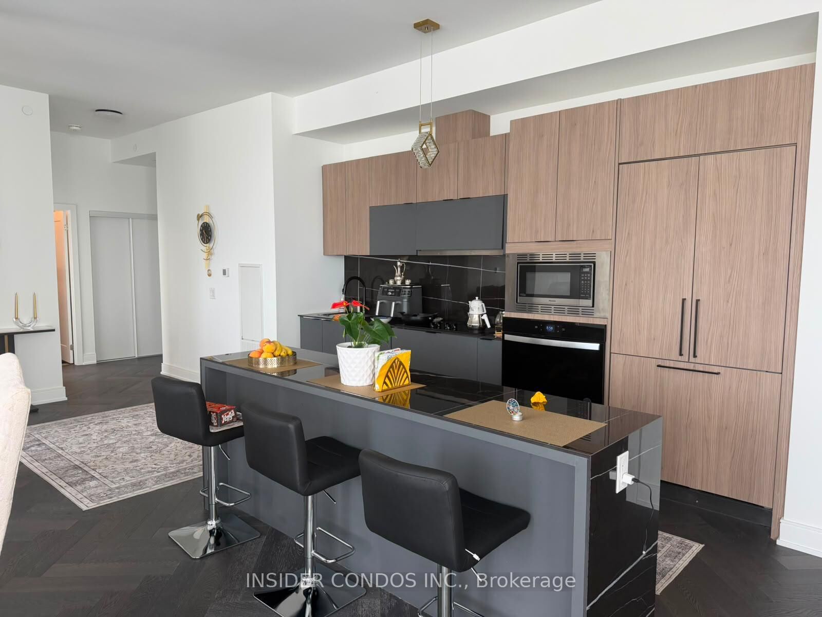 Property Photo:  8888 Yonge Street 1402  ON L4C 6Z1 