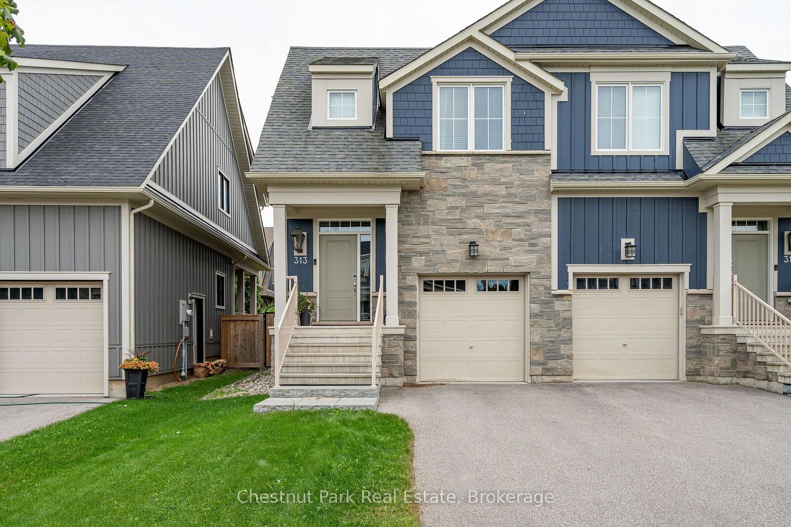 Property Photo:  313 Yellow Birch Crescent  ON L9Y 0Y5 