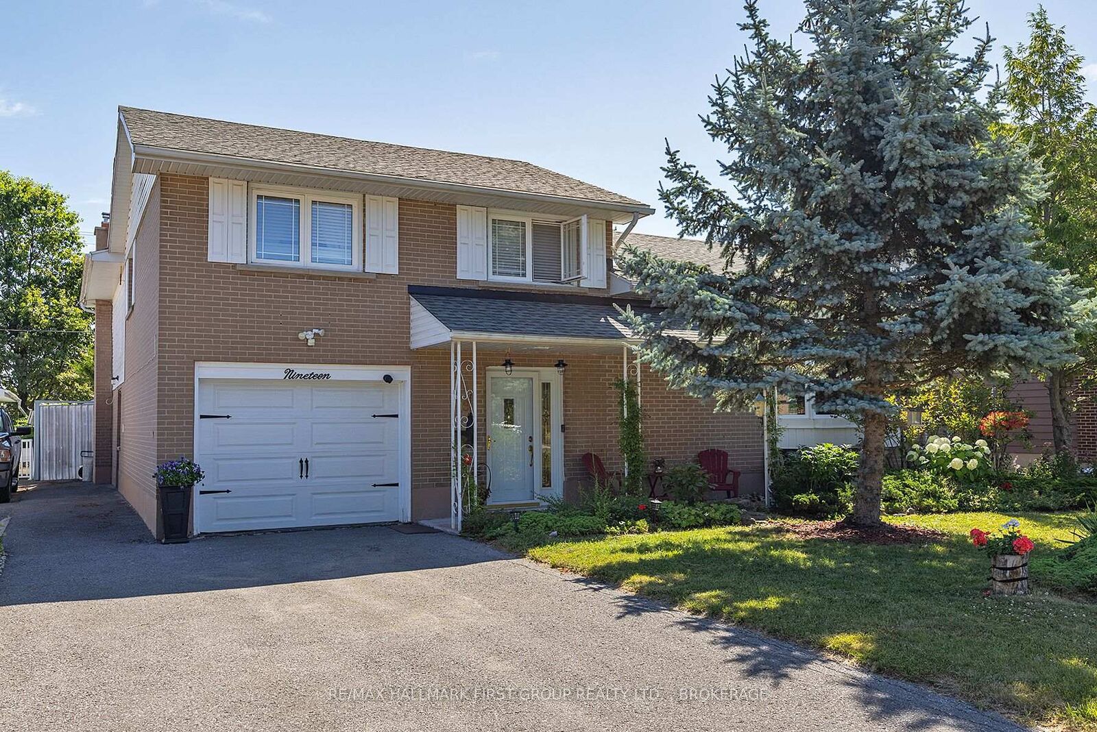 Property Photo:  19 Dedrick Drive  ON K7M 2V4 