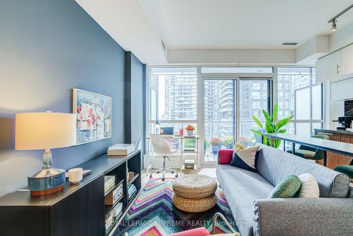 Property Photo:  8 Mercer Street 1710  ON M5V 0C4 