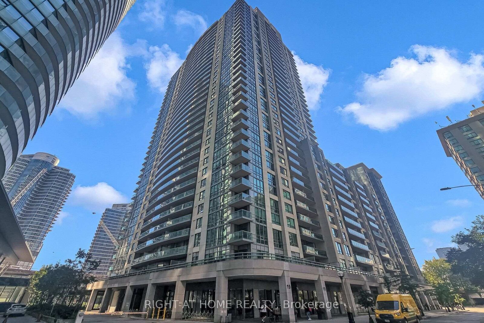 Property Photo:  19 Grand Trunk Crescent 712  ON M5J 3A3 