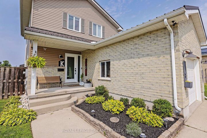 Property Photo:  18 Tara Court  ON N5H 0A1 