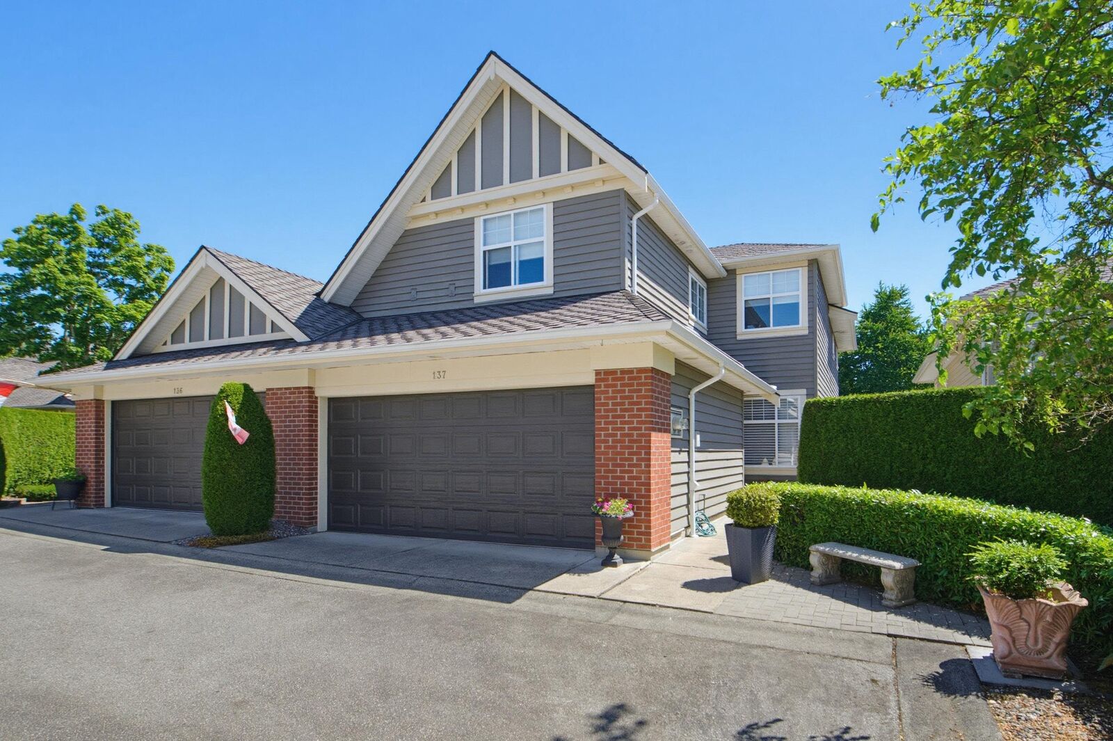 Property Photo:  15500 Rosemary Heights Crescent 137  BC V3Z 0K1 
