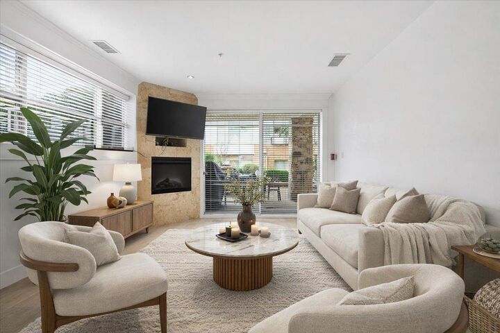 Property Photo:  15164 Prospect Avenue 102  BC V4B 3B9 