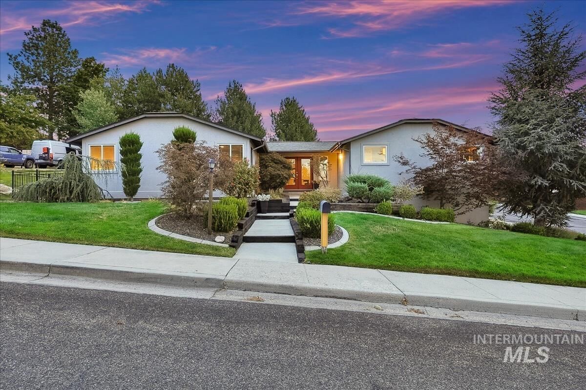 Property Photo: 709 E Braemere ID 83702