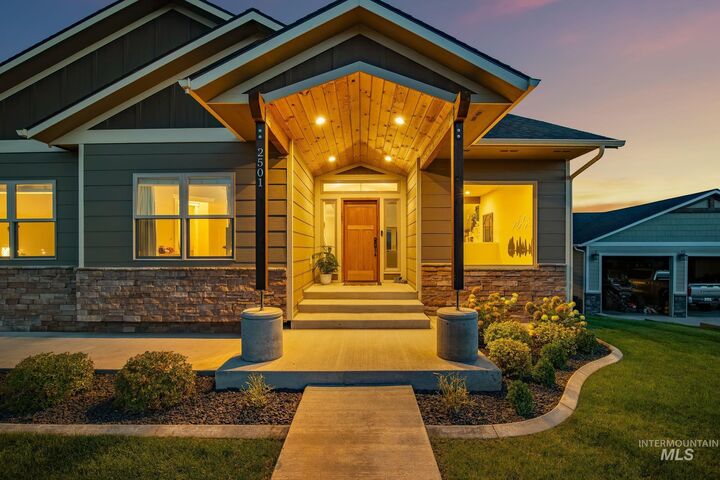 Property Photo:  2501 Westridge Court  WA 99403 