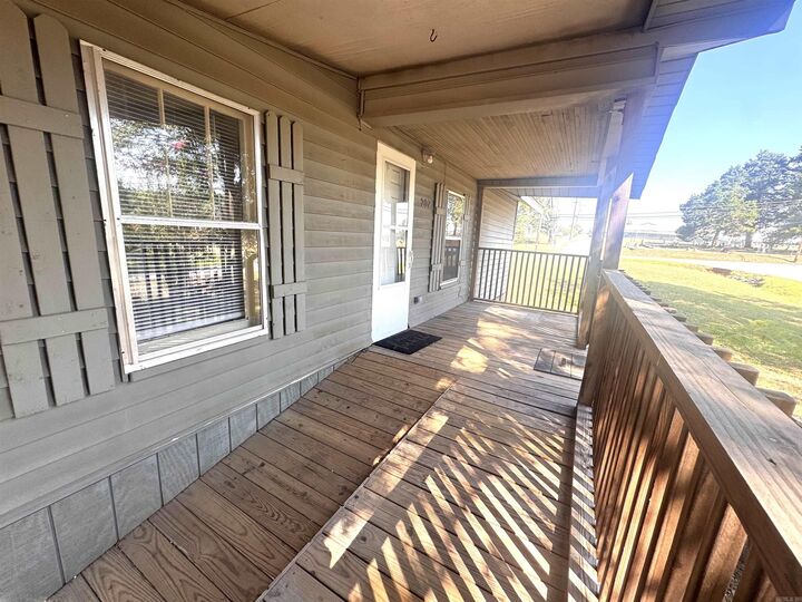 Property Photo:  207 N Spring Street  AR 72150 