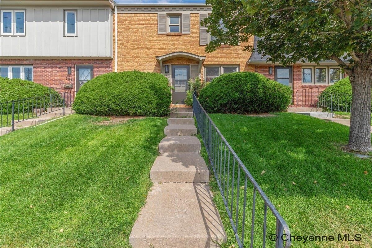Property Photo:  104 W 29th St  WY 82001 