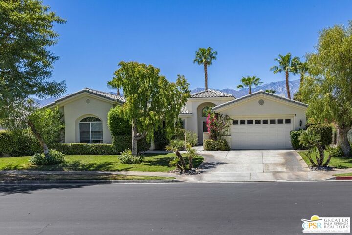 Property Photo:  3 King Edward Ct  CA 92270 