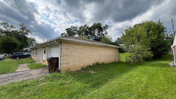 Property Photo: 3692 Paris Boulevard OH 43081