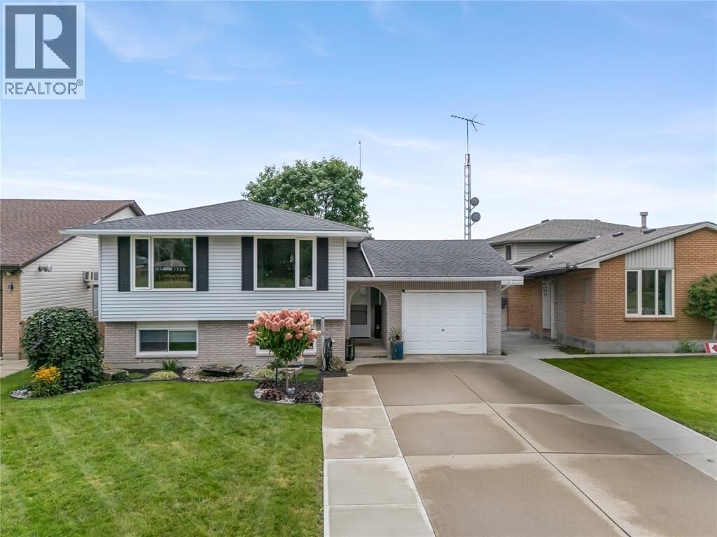 Property Photo:  119 Templeton Crescent  ON N0N 1H0 