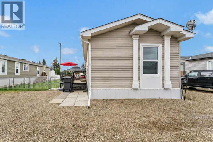 Property Photo:  349 Railway Avenue  AB T0J 0Z0 