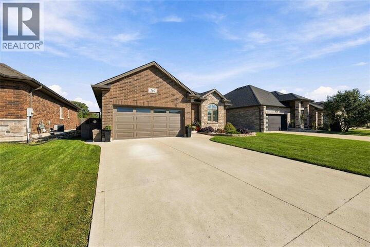 Property Photo:  740 Remington Court  ON N7S 0C4 