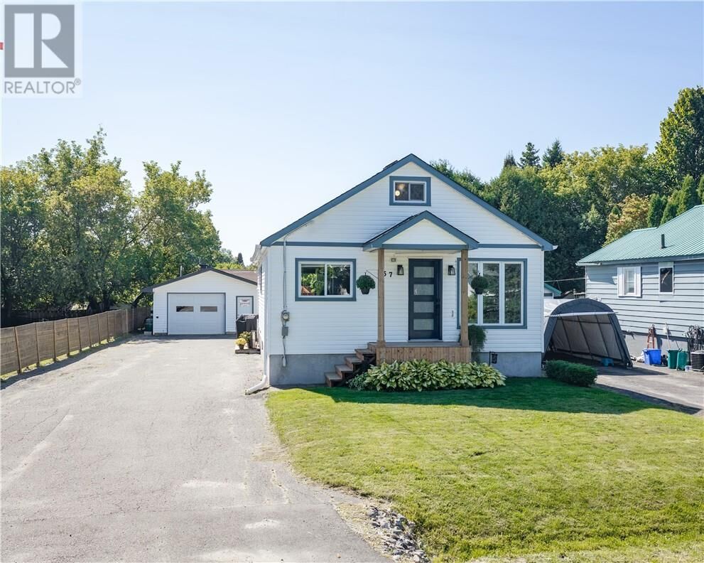 Property Photo:  457 McLean Street  ON P3A 1V4 