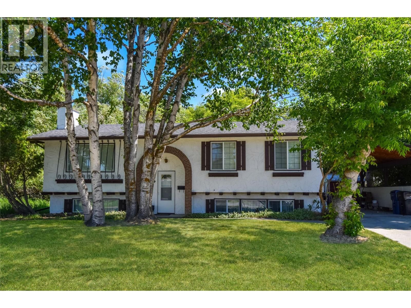 Property Photo:  508 16th Ave S Other  BC V1C 2Z9 