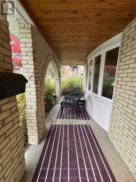 Property Photo:  7 Blue Spruce Court  ON L2N 4E6 