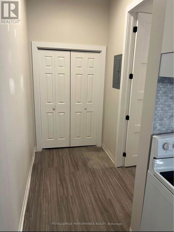 Property Photo:  103-C Pitt Street East C  ON K6J 3P5 