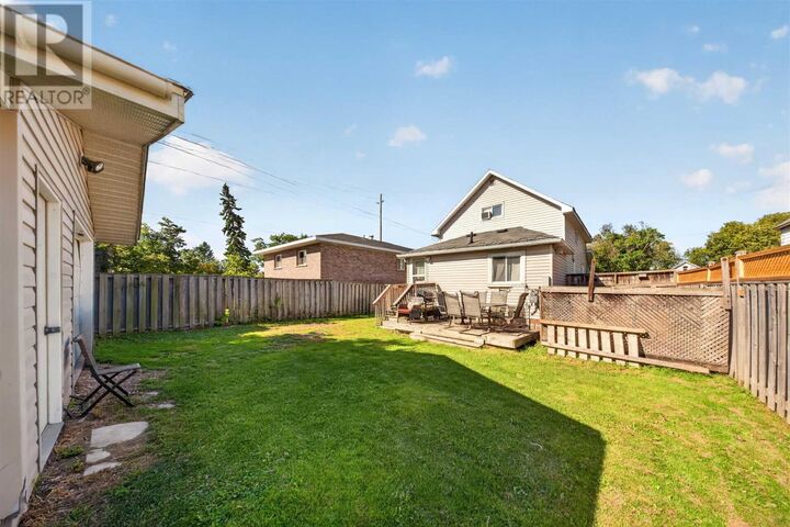 Property Photo:  566 Northland Rd  ON P6C 3P2 
