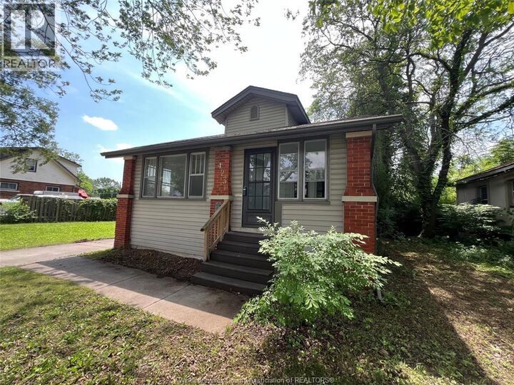 Property Photo:  2423 Princess Avenue  ON N8T 1V2 
