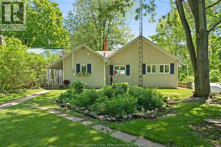 Property Photo:  17520 Lakeshore Road  ON N0P 1X0 