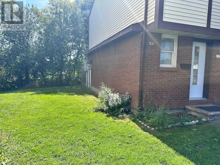 Property Photo:  1370 Foxwell Street 7  ON K1B 5J2 