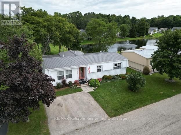 Property Photo: 413 Shannon Boulevard ON N0M 1T0