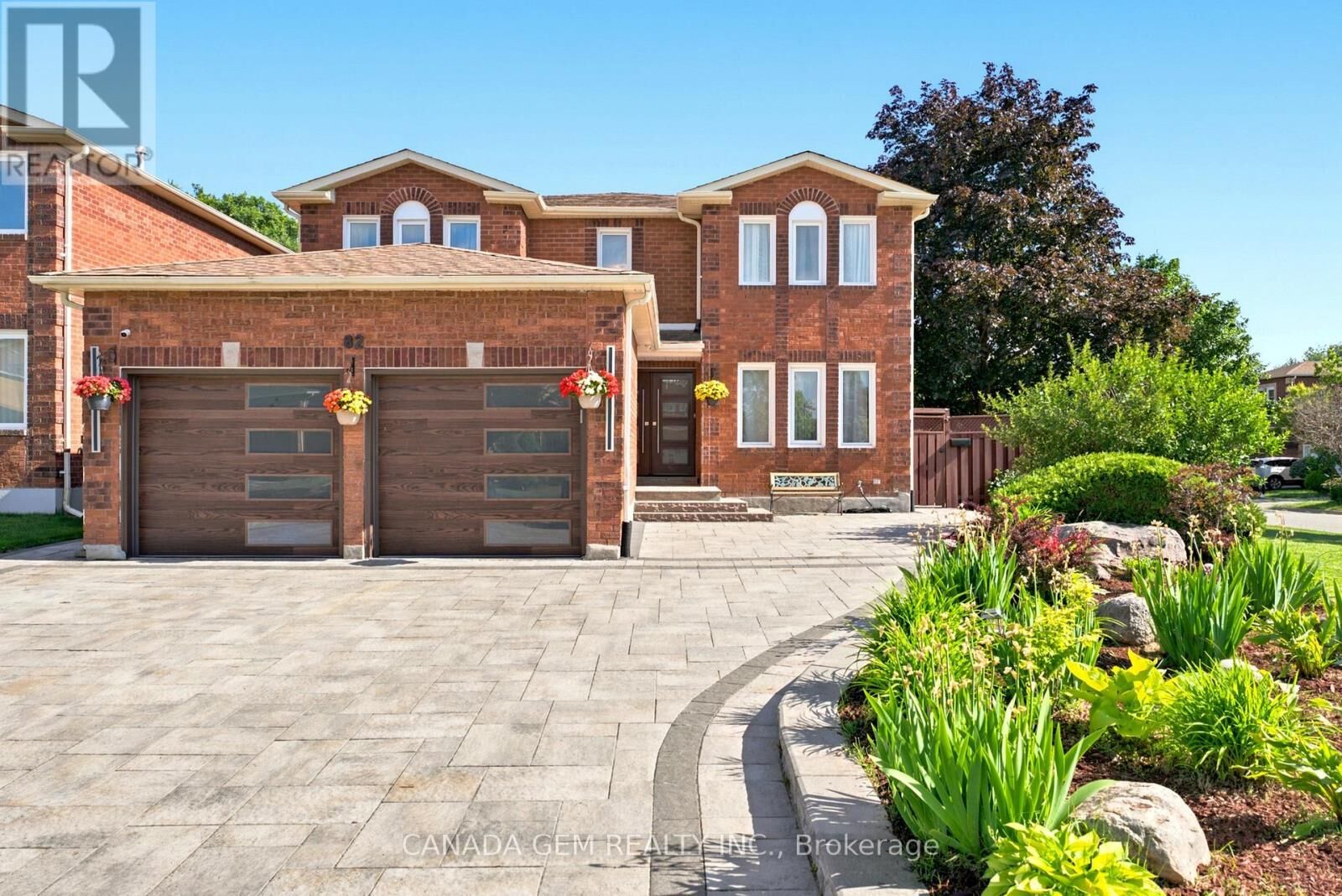 Property Photo:  82 Justus Drive  ON L4C 0A1 