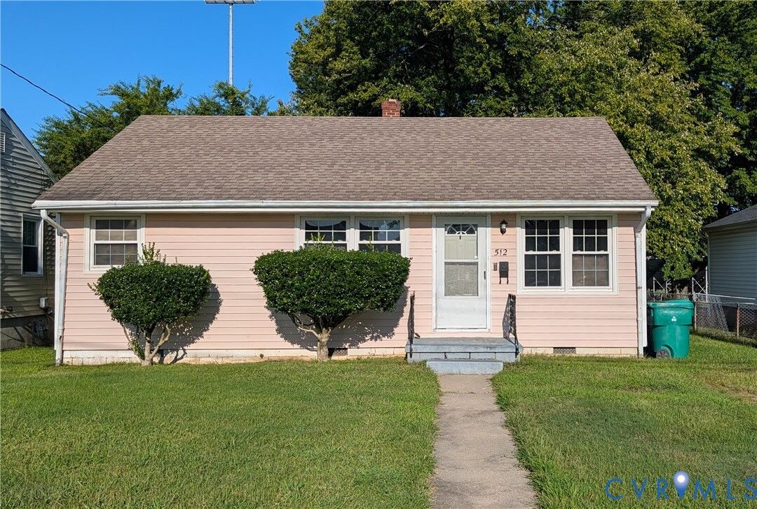 Property Photo:  512 Chestnut Avenue  VA 23834 