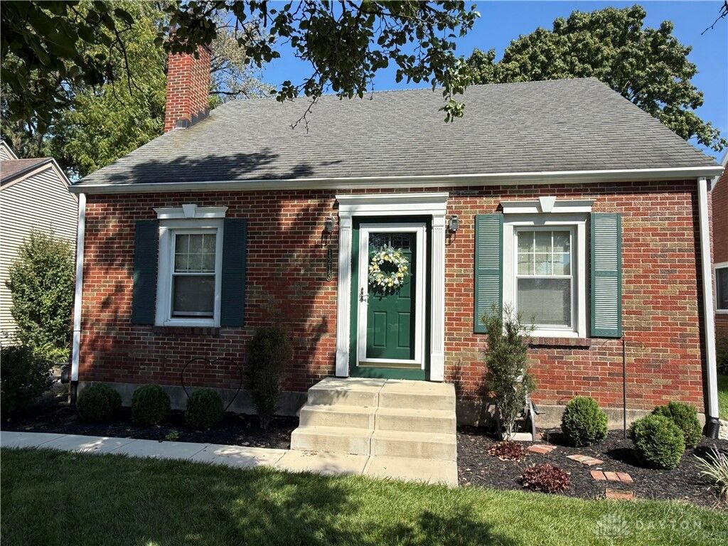 Property Photo: 1213 Alta Vista Drive OH 45420