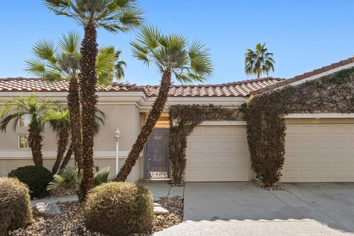 Property Photo: 77 Clavel Court CA 92260