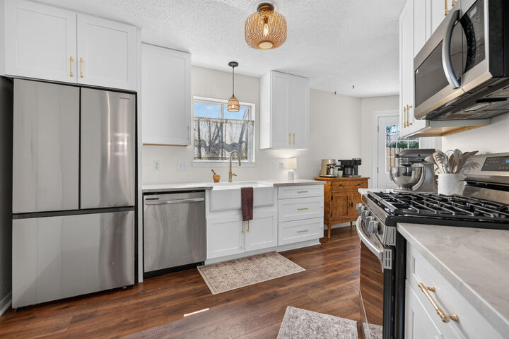 Property Photo: 139 Midland Court FL 32578