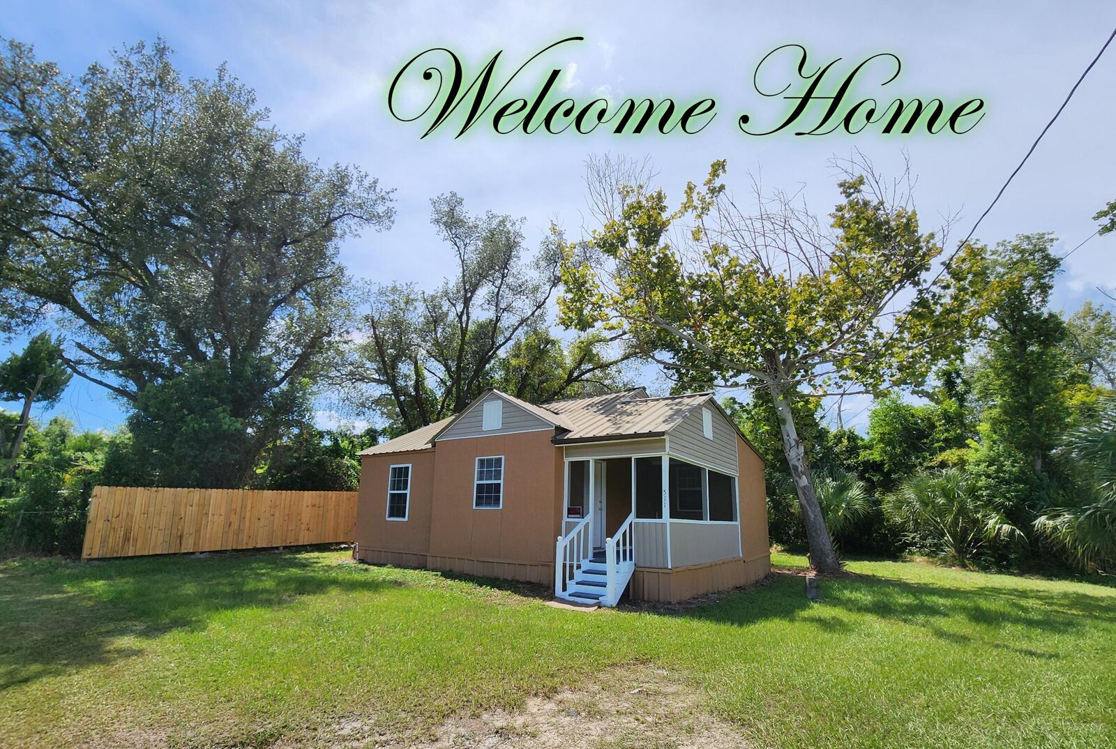 Property Photo: 511 Harlem Avenue FL 32401