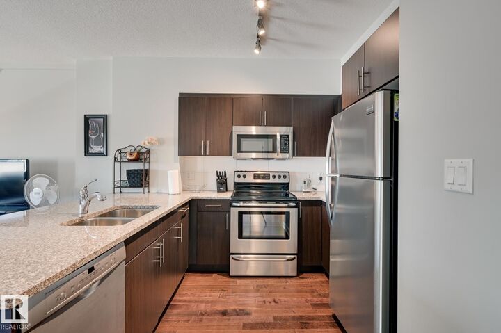 Property Photo:  10152 104 Street NW 802  AB T5J 0B6 