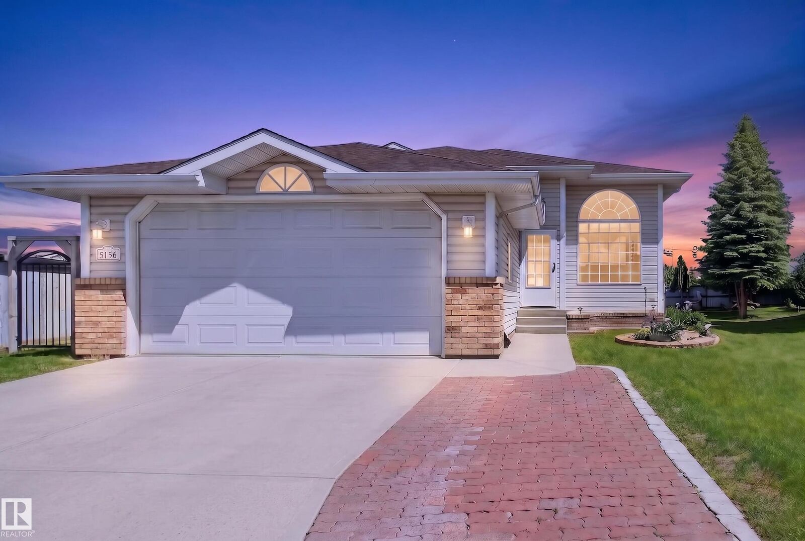 Property Photo:  1136 Kane Wynd NW  AB T6L 6T6 