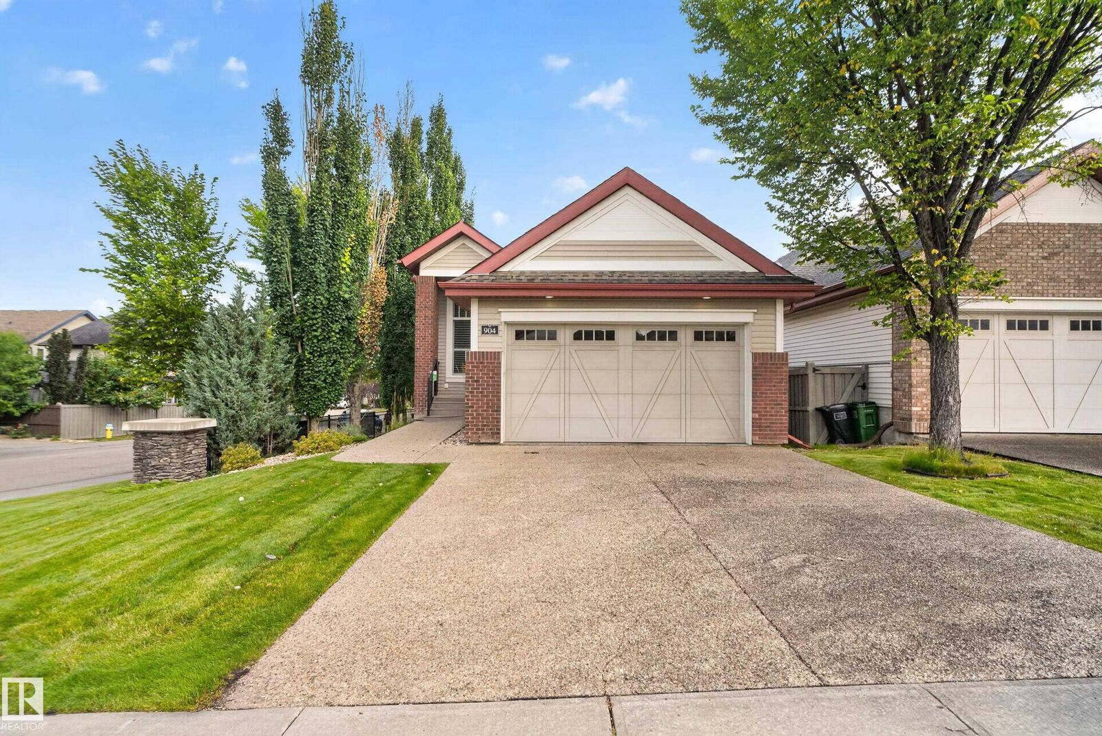 Property Photo:  904 Armitage Court SW  AB T6W 0K6 