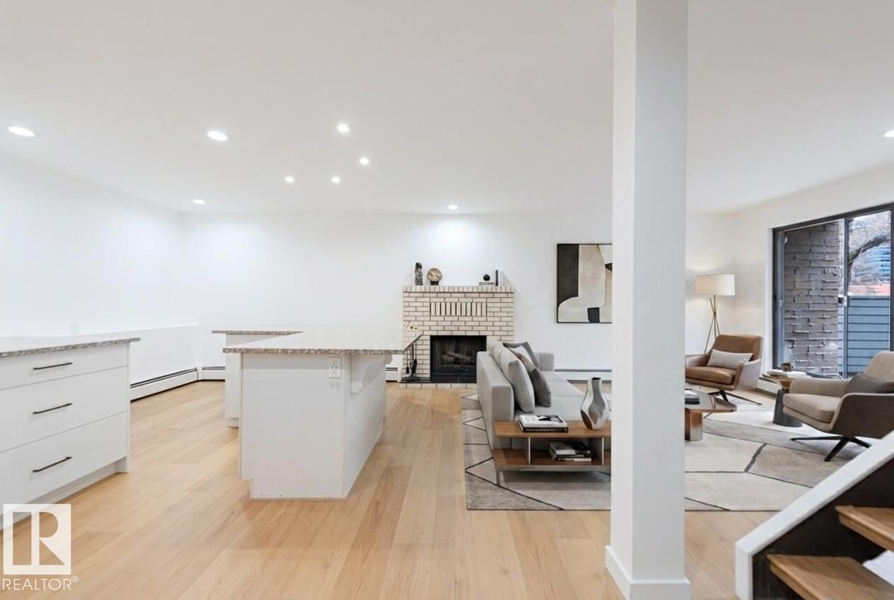 Property Photo:  10032 113 Street NW 1  AB T5K 1N8 