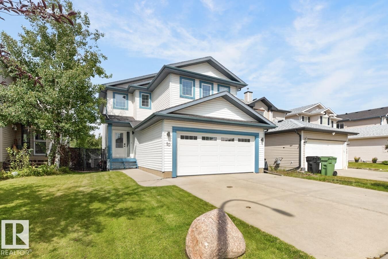 Property Photo: 10 Douglas Crescent AB T9E 8P3