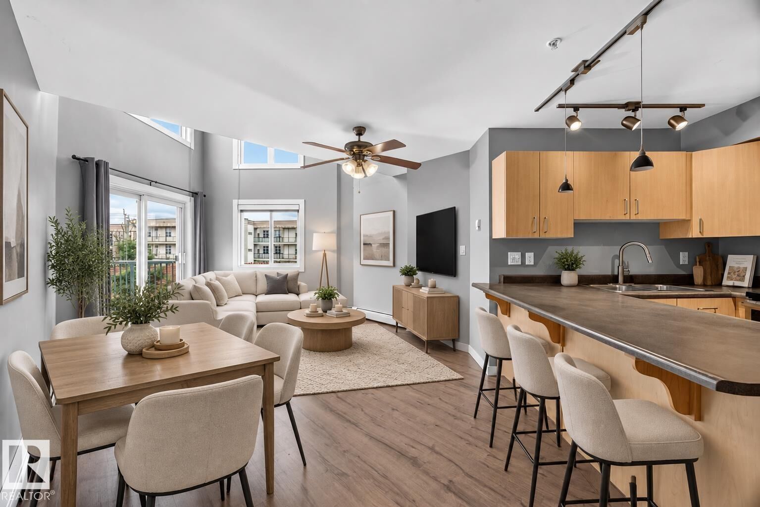 Property Photo:  10118 95 Street NW 405  AB T5H 4R6 