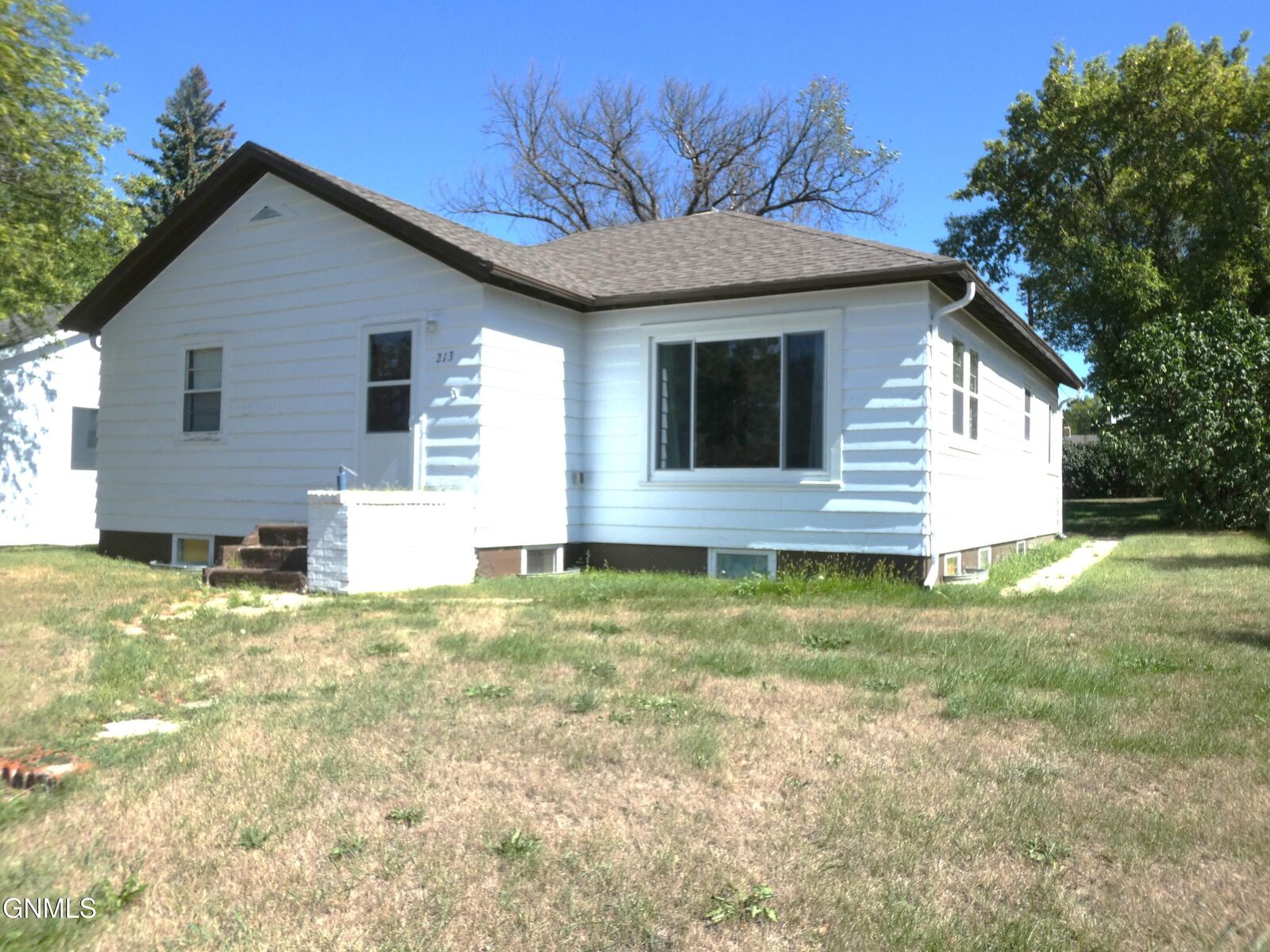 Property Photo: 213 3rd Street NE ND 58552