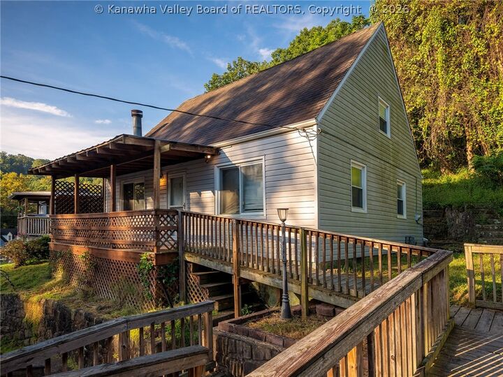 Property Photo:  1639 King Street  WV 25303 