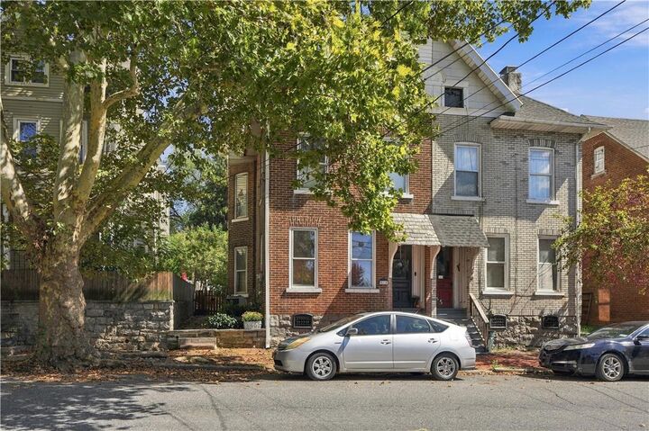 Property Photo:  810 High Street  PA 18018 
