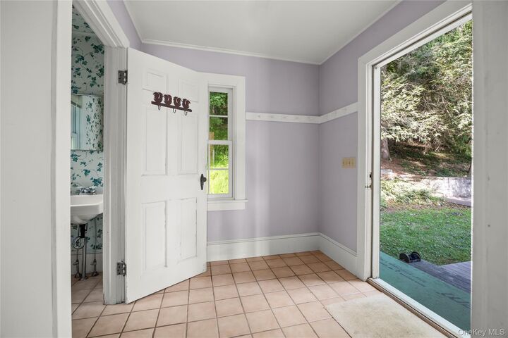 Property Photo:  81 Tinker Hill Road  NY 12567 